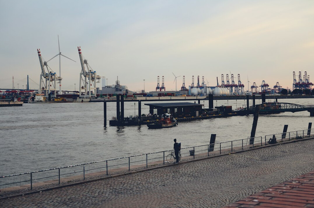 hamburg elbe river